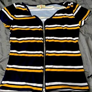 Short sleeve zipper shirt